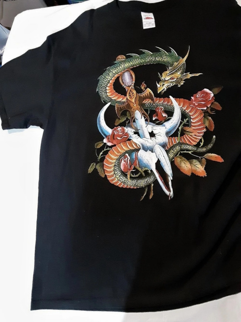 Dragon Graphic Short Sleeve Tee in Black